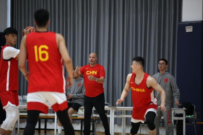 为国家队储备人才 中国男篮短训营五一开营