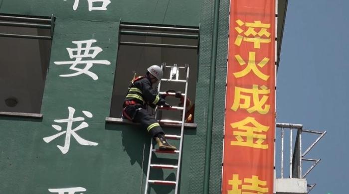 上海消防研发的“消防梯防坠落保护装置”获专利
