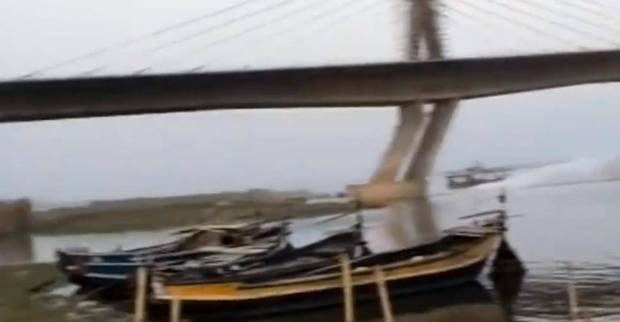 大桥坍塌砸向恒河！耗资171亿卢比，长3.1公里，去年已塌过一次