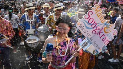 泰国泼水节旅游业收入　突破1400亿泰铢