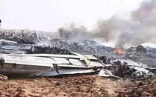 飞机撞山炸碎，40人全部牺牲，仅找到5具完整遗体